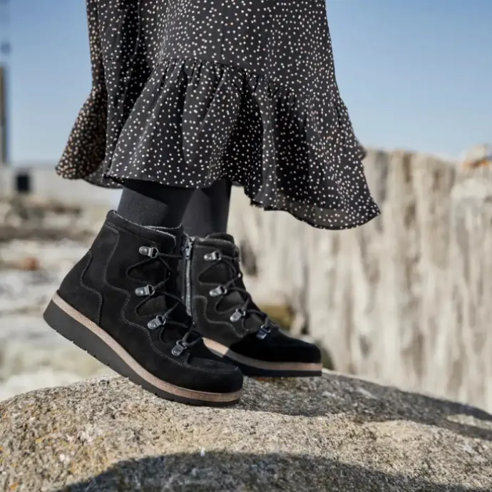 New Feet Boot Zipper/Lace Suede Black Women